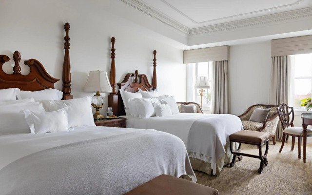 Market Pavilion Hotel