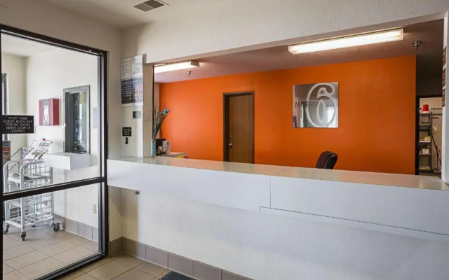 Motel 6 Omaha - IAT West