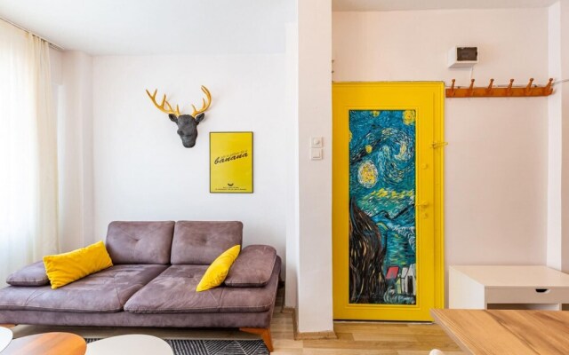 Central and Vibrant Flat in Besiktas