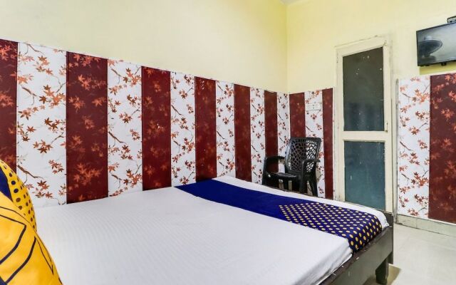 Spot On 61068 Hotel Kr