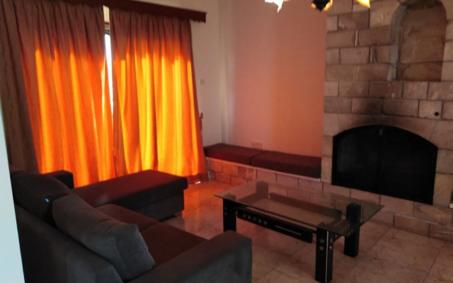 Lovely 7 Bedroom Villa !!
