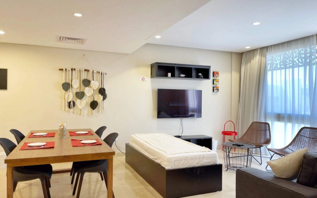 Xuru Stays I Exotic 1bdr w/ Outdoor Terrace Pool & Beach Access