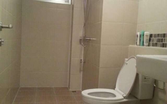 Baan Thew Lom By Woranan