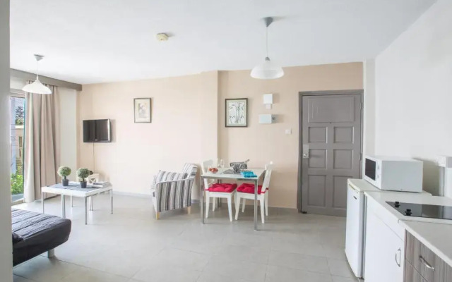 Ayia Napa Holiday Apartment So6