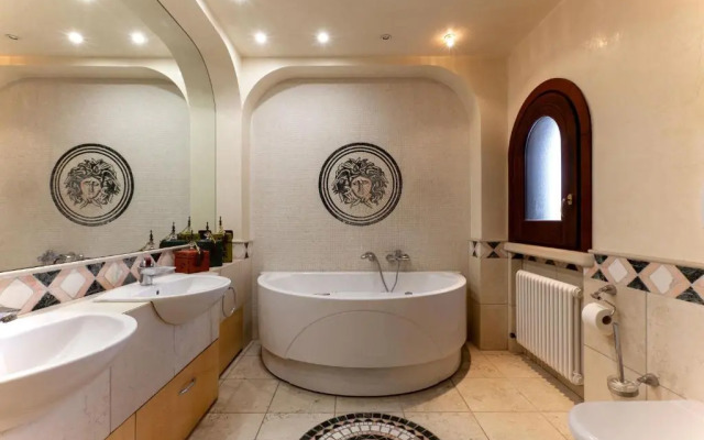 Villa piscina, campo calcetto, tennis, sauna m850