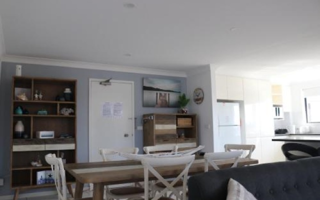 Hi Surf Unit 3, 92 Head St, Forster – Guest Rooms – Forster