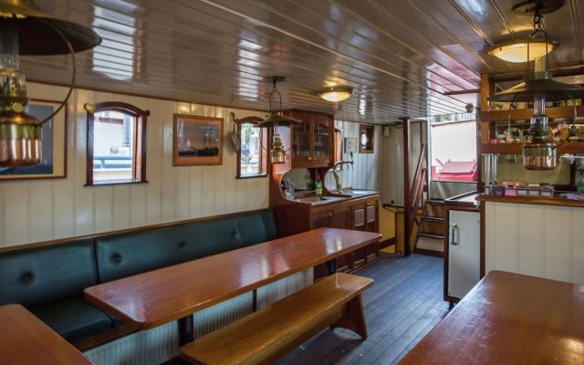 Marie Galante Holiday Boat