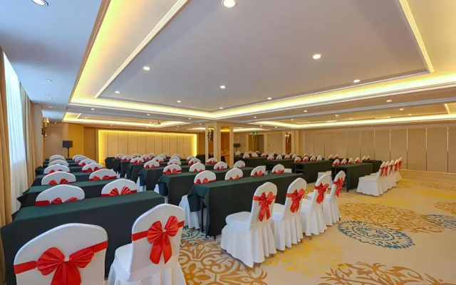 Vienna International Hotel (Urumqi International Airport)