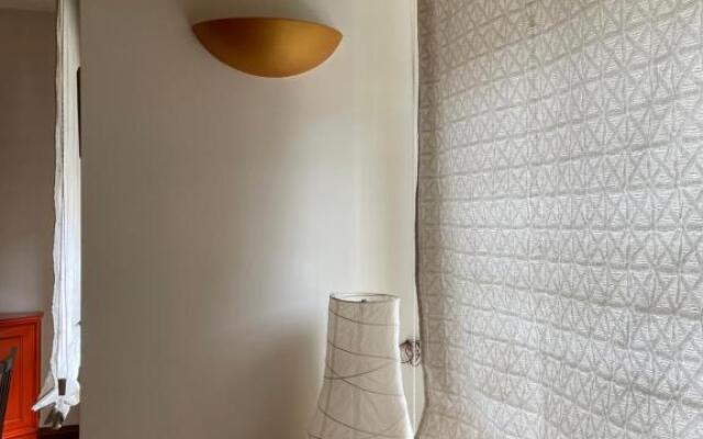 Zen Apartment Located In Turin Pre Hill