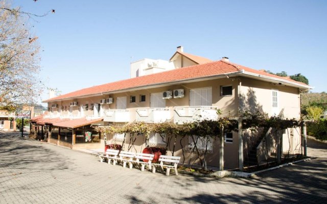 Dona Adélia Hotel e Restaurante