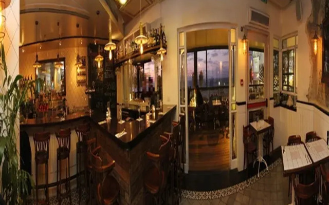 Gordon hotel & lounge