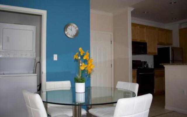 Luxury Apartment Near The Grove