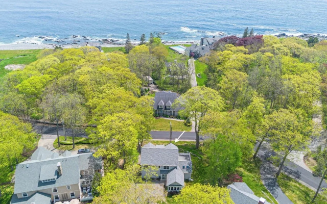 Stunning 5 Bdr, Walk to York Harbor Beach!