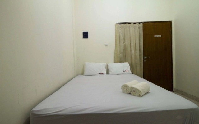 RedDoorz near Pulogadung