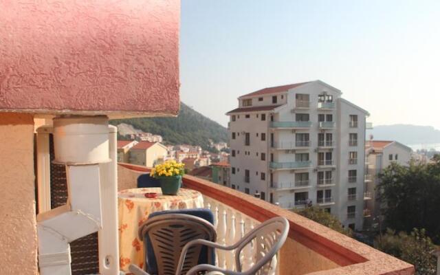 Sunny Villa Apartments