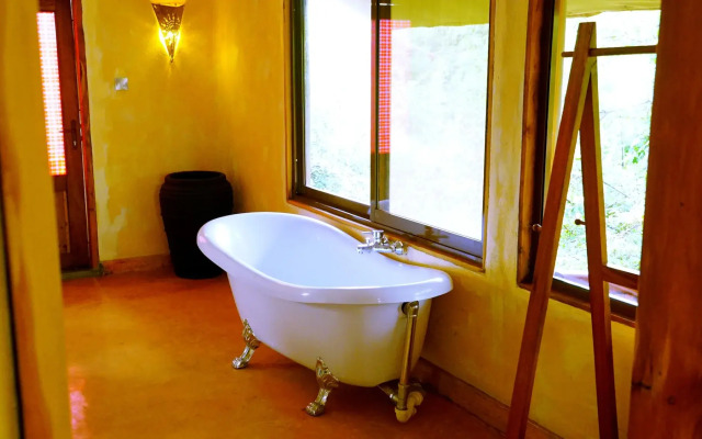PrideInn Mara Camp & Cottages
