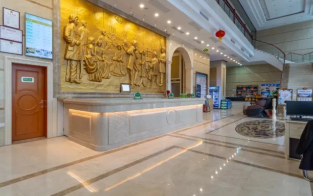 Vienna Hotel (Huizhou Boluo High Speed Rail Central Bus Station Hotel)