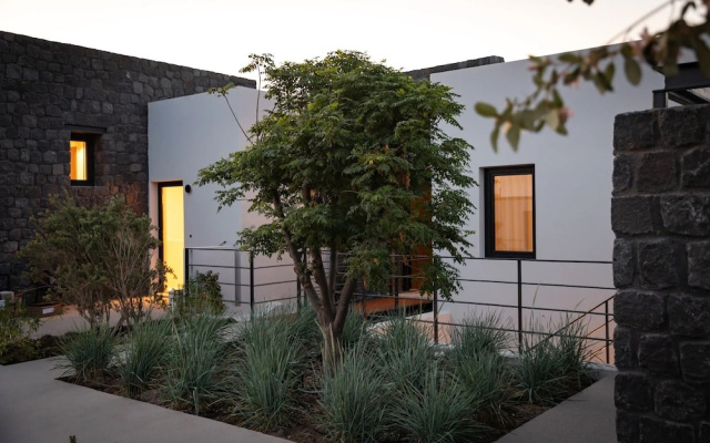 Aernia Suites & Art