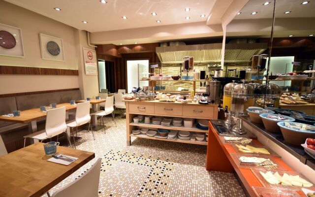 Elanaz Hotel