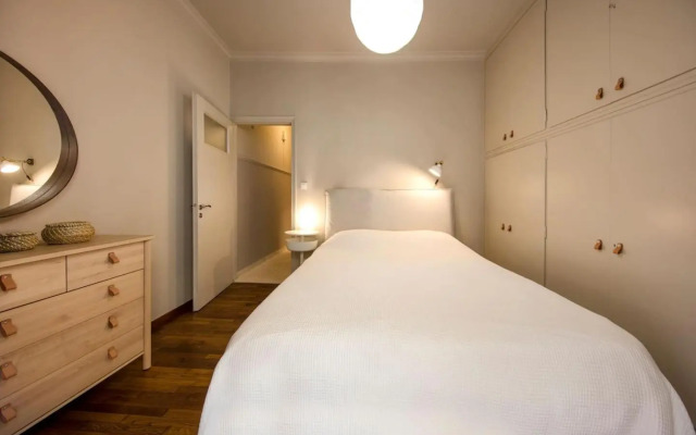 Brand new Modern Apartment with satellite TV