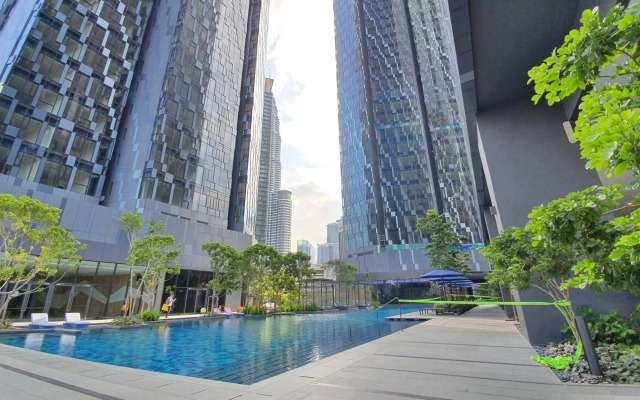 Super Star Suite 5min KLCC Netflix 1cp