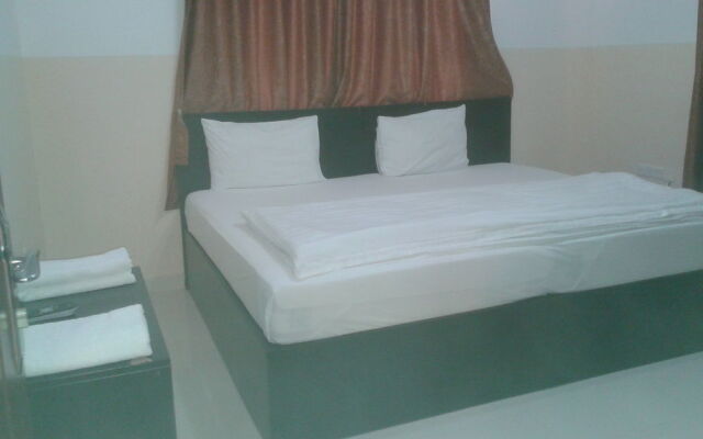 Al Basateen Hotel Apartment