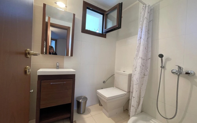 Stylish Maisonette With 3 Bedrooms in Vourvourou, Greece