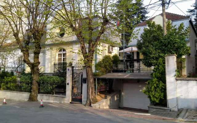 Resident Hill Resort