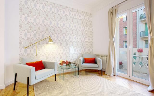 Wonderful 2 bedroom apartment perfect location . Chamberí