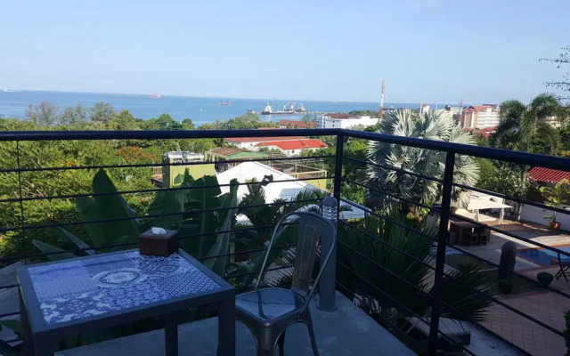 Harbour Hotel
