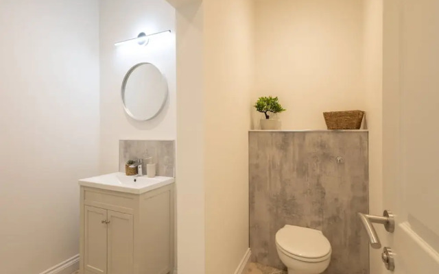 Host Stay Apartment 2 King s Court