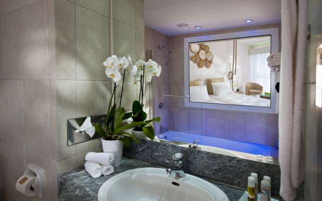Azia Resort and Spa
