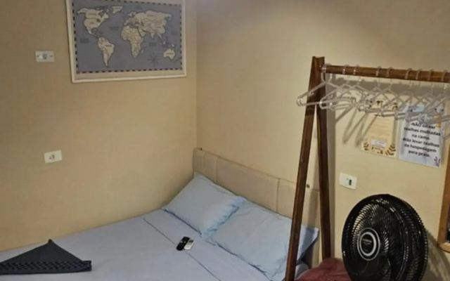 Quarto 100m da praia Pereque