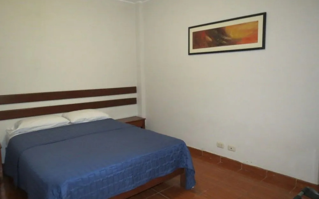 Miraflores Inn