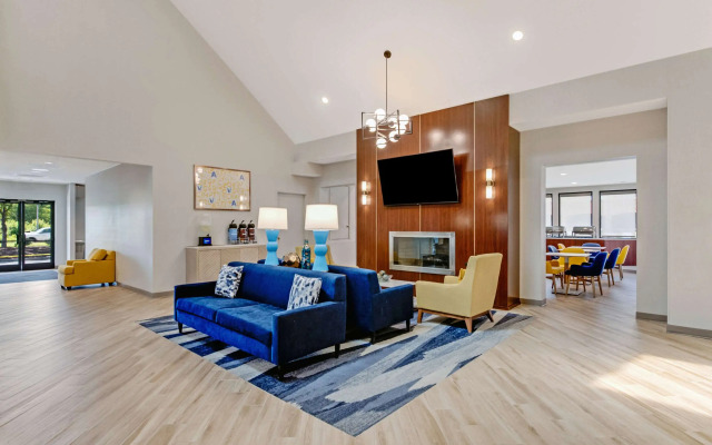 Comfort Suites Chesapeake - Norfolk