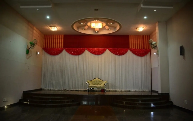 FabExpress Orient Palace