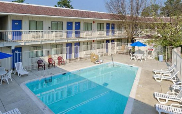 Motel 6 Washington, DC