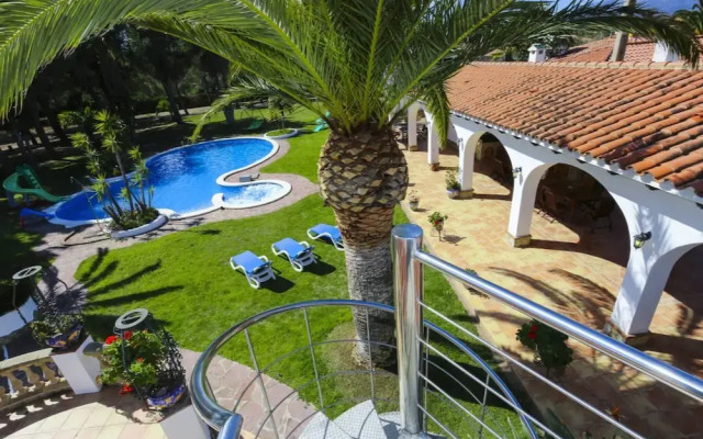 Villa Balneari Resort Casa Vacances Per Famílies Chalet Casa Rural