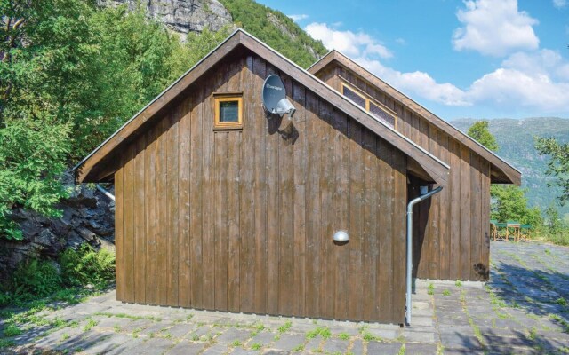 Nice Home in Røldal With 4 Bedrooms