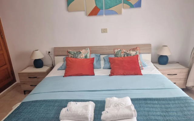 Arkadia 2 Guests - Pool - Balcony - Beach 12min