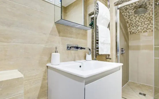 Hybridresi Battersea Self Check In