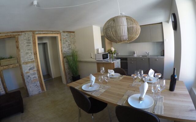 Easy Living Business Apartments