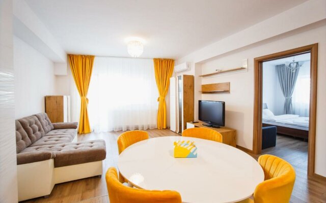 Spacious & Bright 2 bedroom Central Apartment