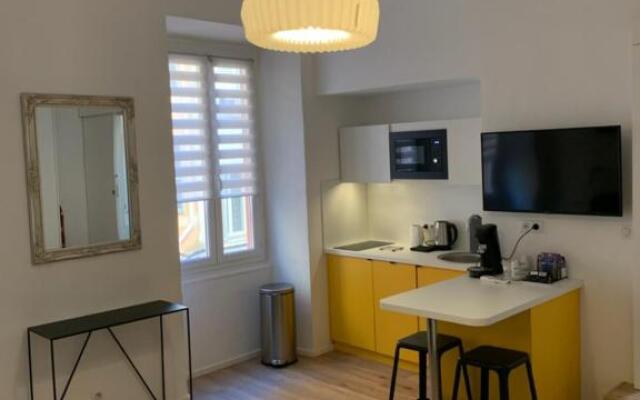 STUDIO rue pietonne Ajaccio