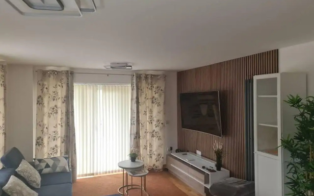 Remarkable 1-bed Apartment in Dartford