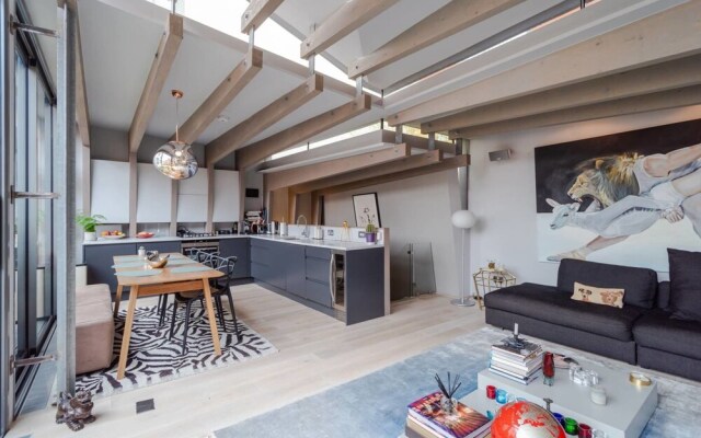 Stylish and Modern Flat in Shoreditch for 4
