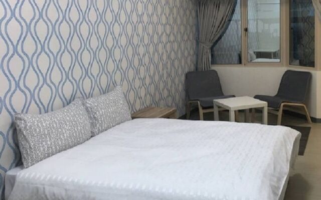 Taichung Fengjia Beige Home