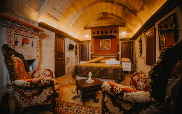 Helios Cave Hotel
