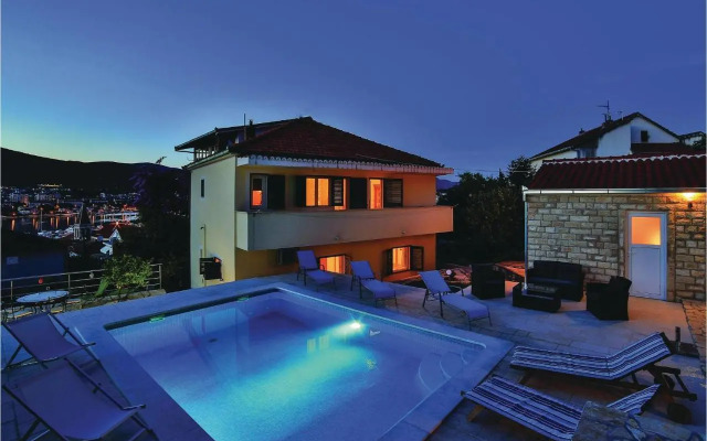 Apartment Mastrinka with Sea View II