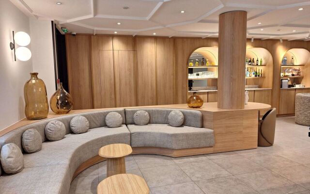 Mercure Paris Arc de Triomphe Wagram